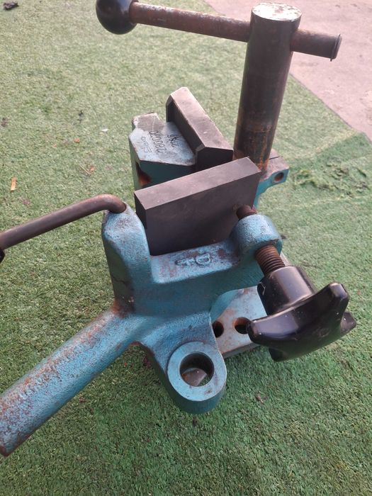 Машина за огъване на метали