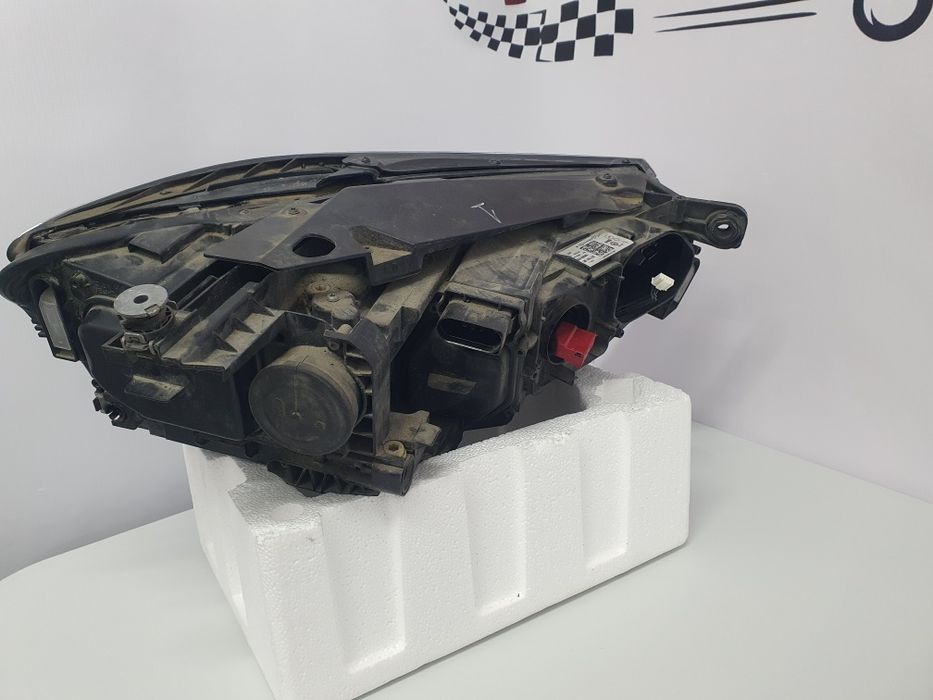 Фар Passat B8  3G1 941 081 A