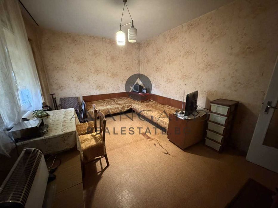 Продава се Едностаен апартамент в Пловдив, Център - 36 кв.м за 1229 €/кв.м - Снимка #2