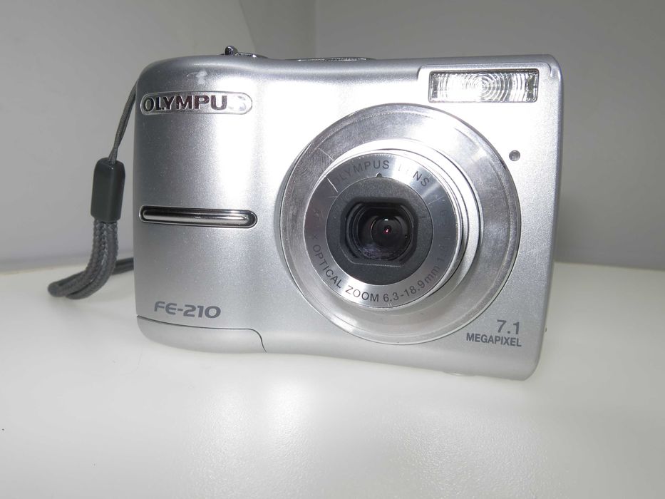 Olympus FE-210 компактен цифров фотоапарат дигитална камера 1gb xd