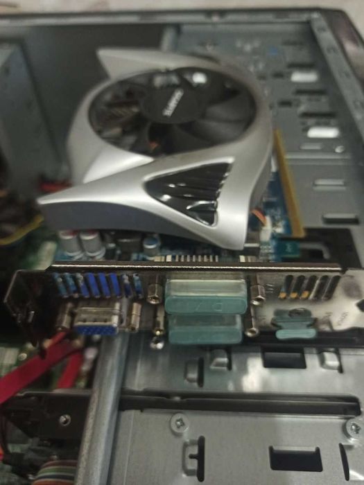 Видеокарта Nvidia GeForce GT240 - 1 GB