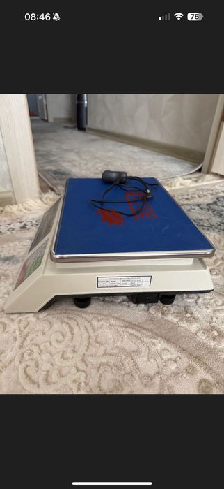 Весы электронные в отличном состоянии