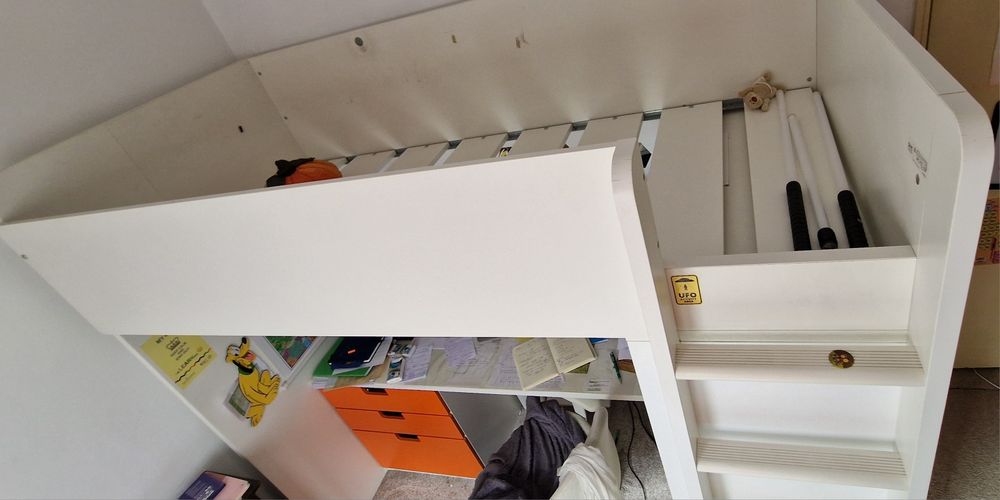 Pat supraetajat IKEA cu birou si dulap pentru camera tineret, SMÅSTAD