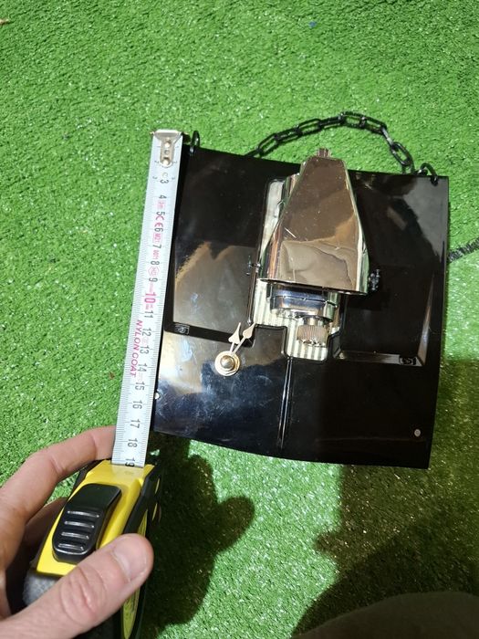 Часовник въздуховод капак на автомобил!