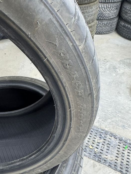 Продам шины 235/40/R18