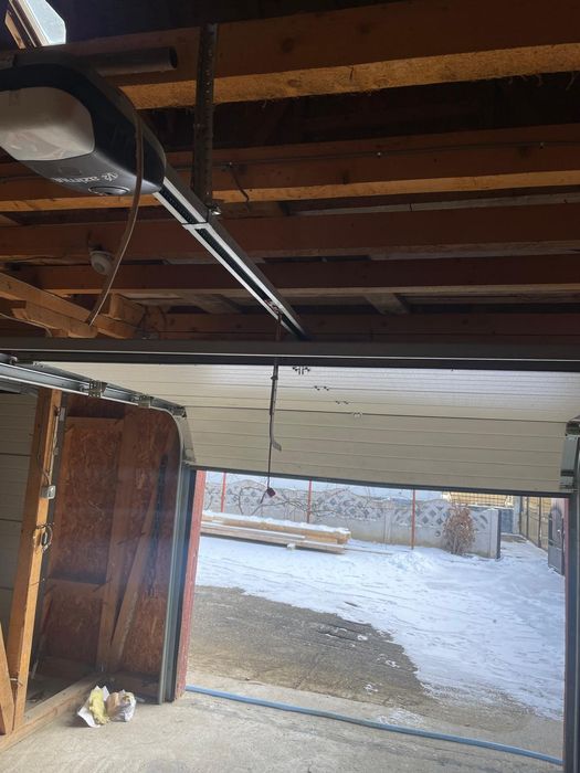 Ușă garaj rabatabilă