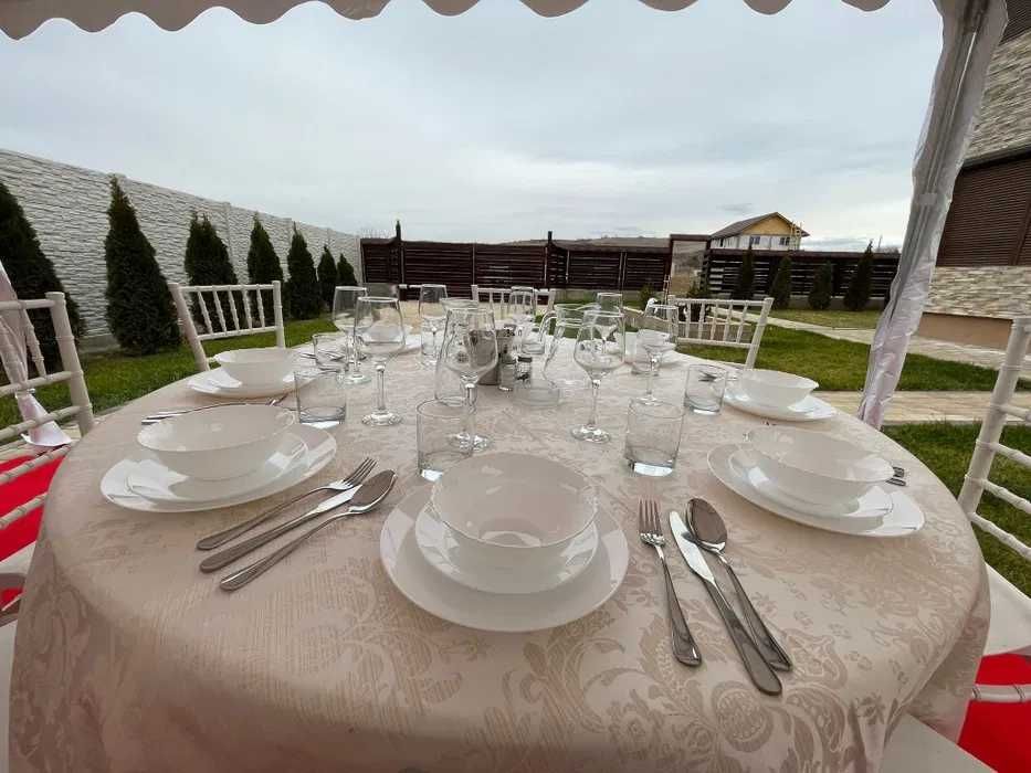 Corturi , Scaune chiavari ,mese rotunde de inchiriat pt evenimente