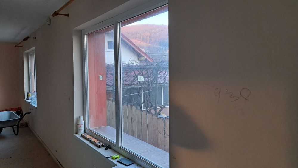 Vând ferestre/geamuri și uși termopan cu profil PVC