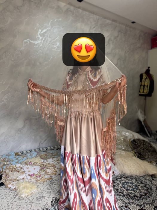 Дешево!! Ансамли, свадебные и национальные платья!!