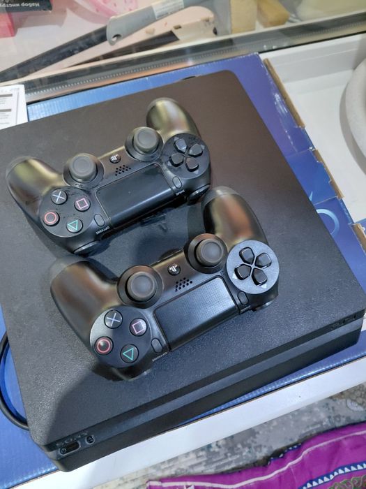 Продам PS 4 Slim 500gb