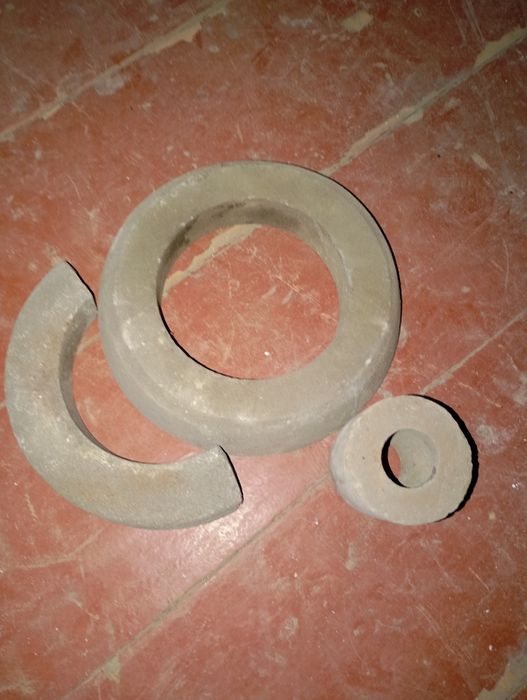 Бесплатно. Отдам даром двухствочатую дверь.