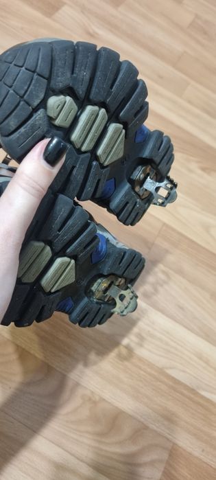 Продам зимние ботинки для мальчика