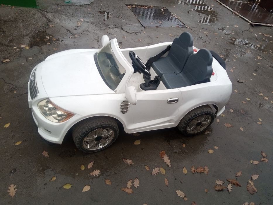 Машина детская на аккумуляторе