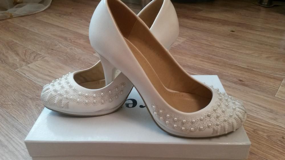 Продам Свадебные туфли