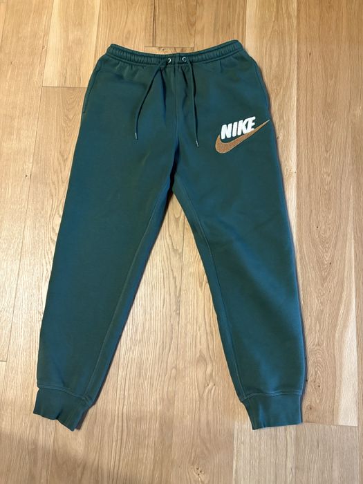 Анцунг Nike.