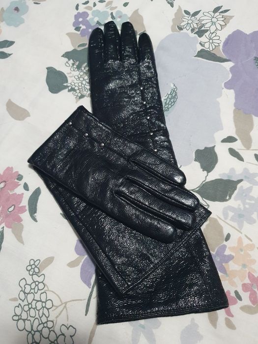 Женские перчатки