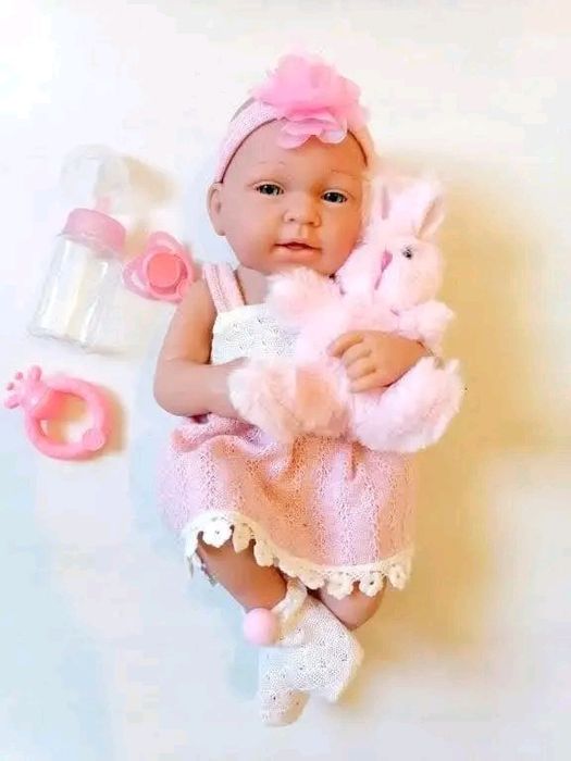 Реалистично бебе