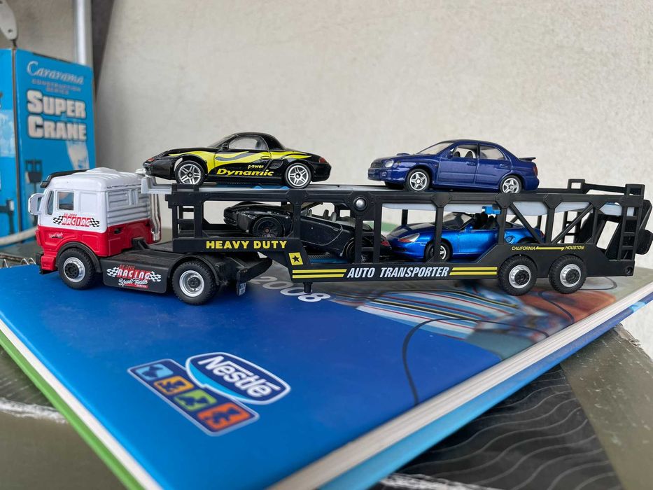 Jucarie trailer cu 4 masinute