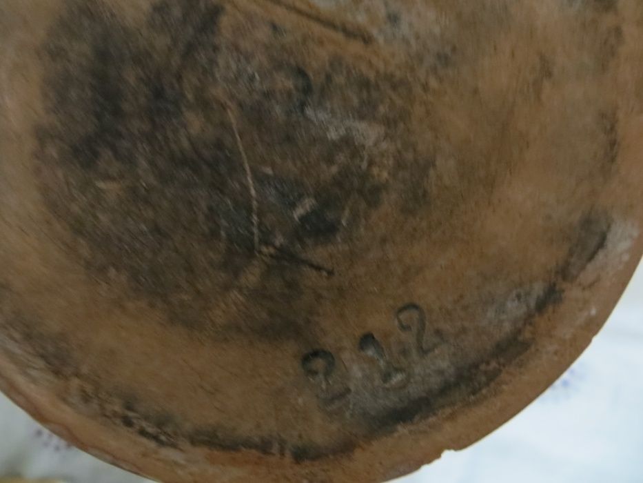 Антикварни вази с ръчно изрисувани мотиви