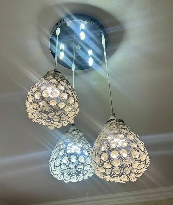 Продам красивую Люстру