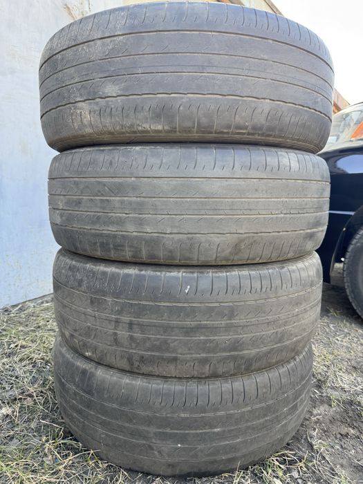 Продам резину 235/55R20