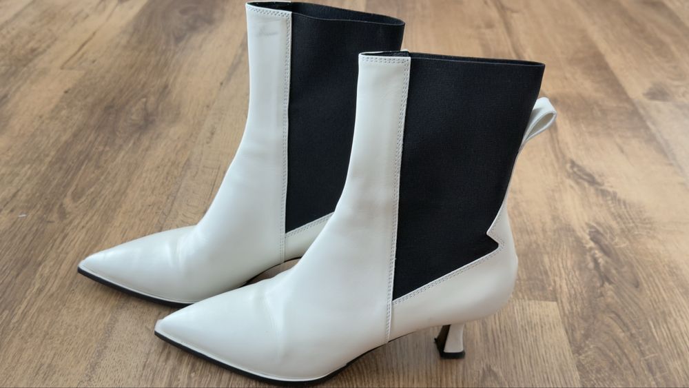 Боти естествена кожа с остър връх