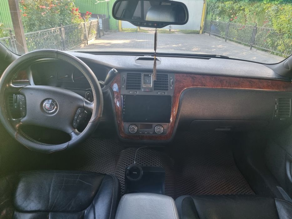 Cadillac Deville Touring Sedan