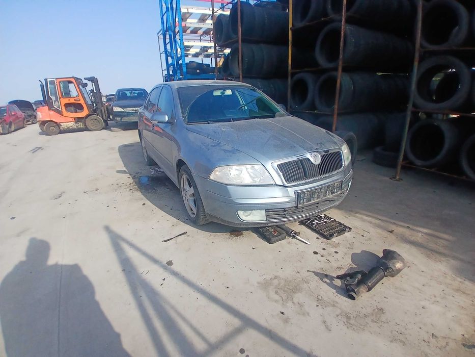 dezmembrez skoda octavia 2