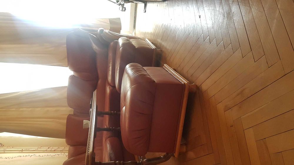 продавам Диван кожен разтегателен