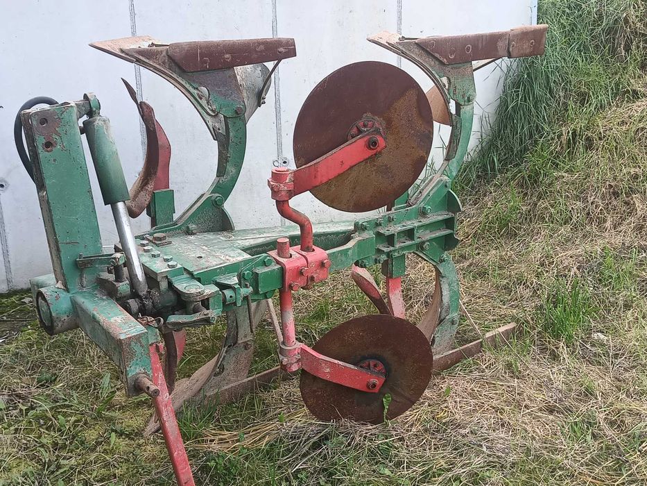 Plug 2 brazde, reversibil hidraulic