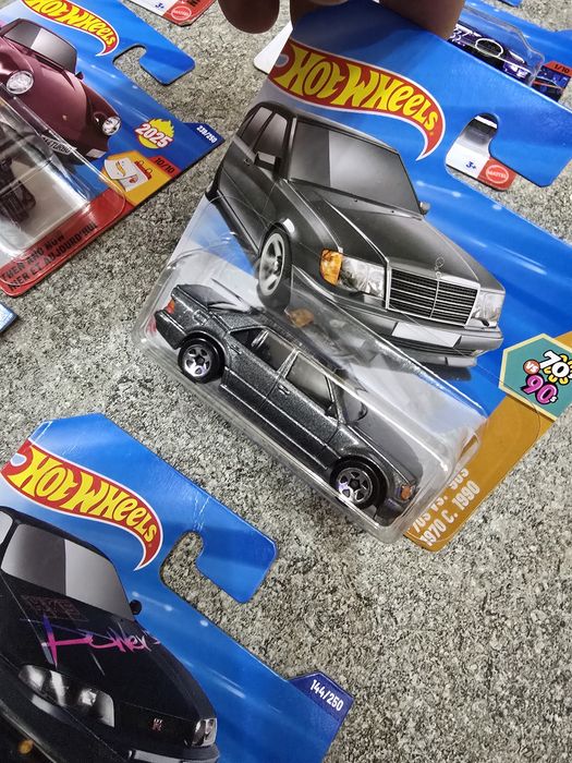 Hotwheels TH - Treasure Hunt - Buick Regal , Porche Pink, Ferrari , MB