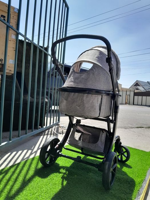 Коляска всесезонная.