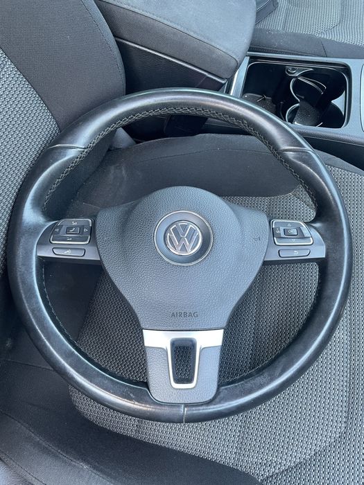 Volan piele cu comenzii si airbag vw passat b6 b7 golf6 Touran Tiguan etc