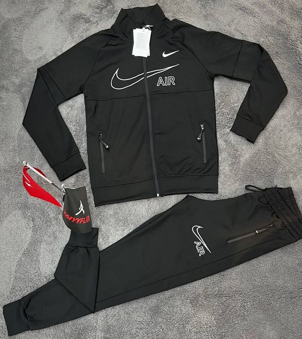 Trening de bărbați 
S L XL Xxl