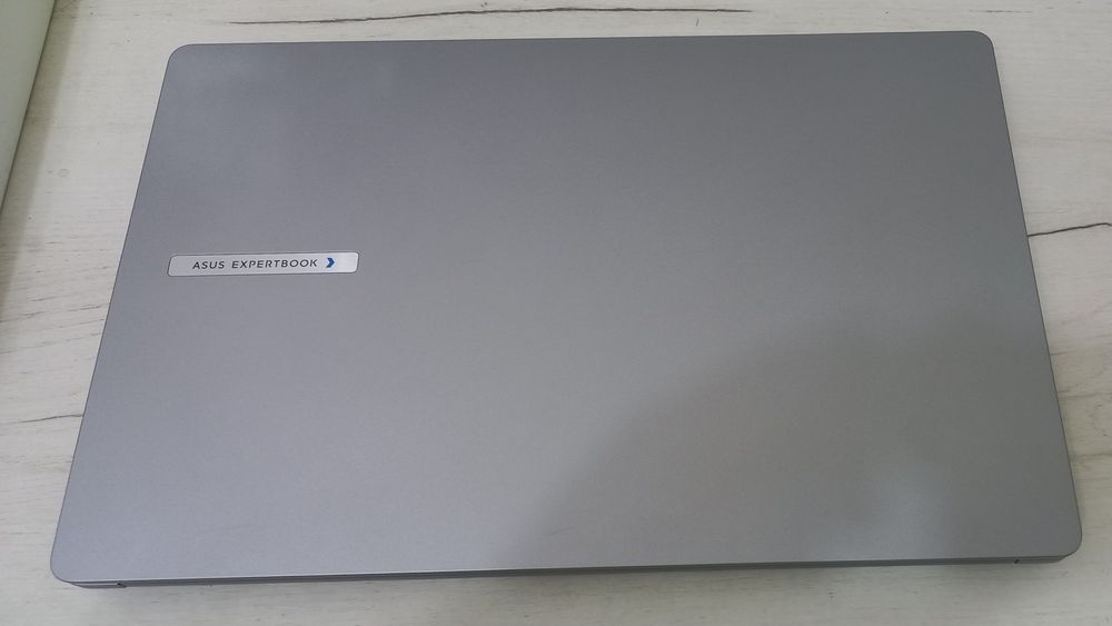 Asus ExpertBook | Ryzen 5-7535HS (6 yadro) | 8GB DDR5 | Karobka bor