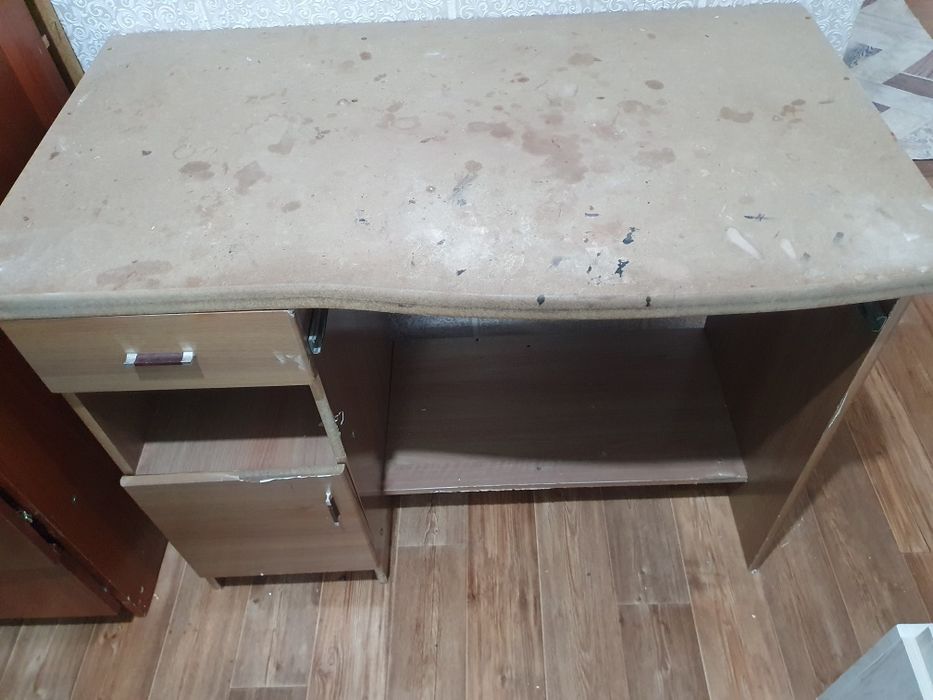 Продам старый стол бу