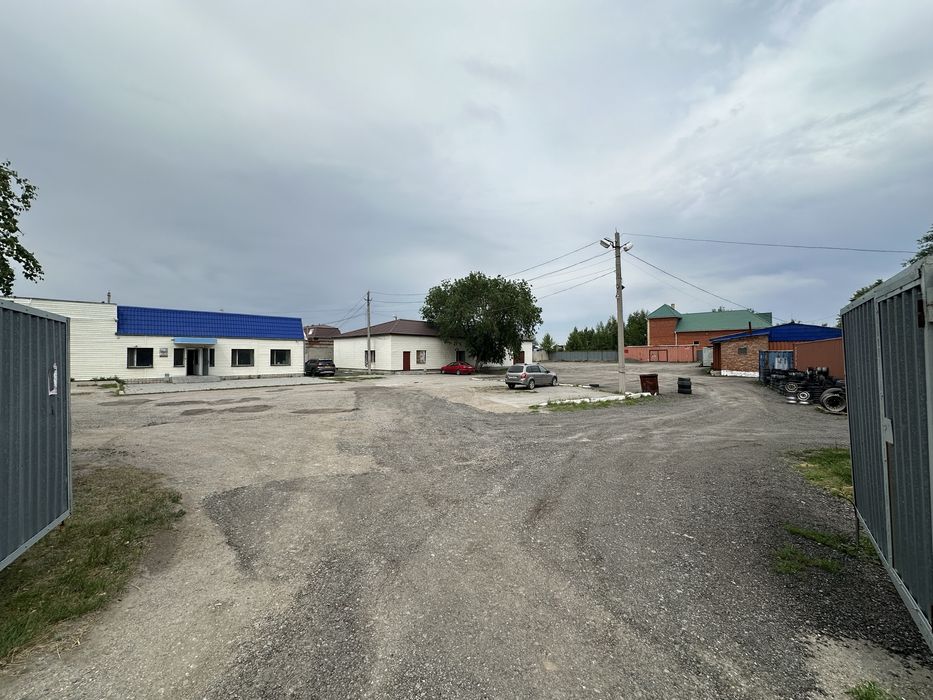 Сдается территория огорожена.