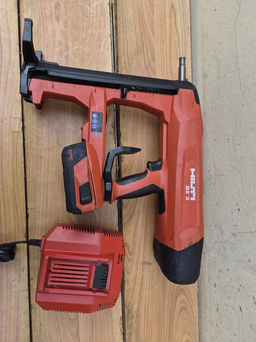 Pistol puscat cuie Hilti BX 3