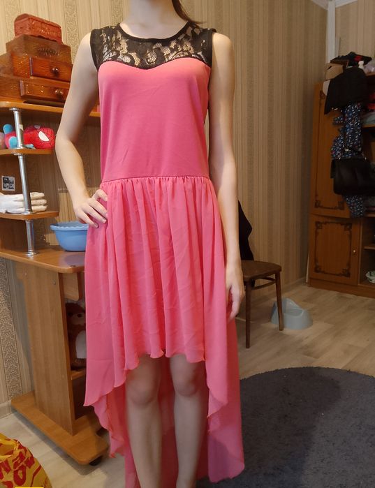 Продам платья красивые