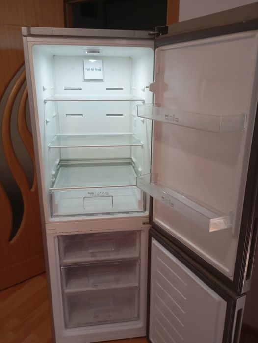 Frigider Artic inox.