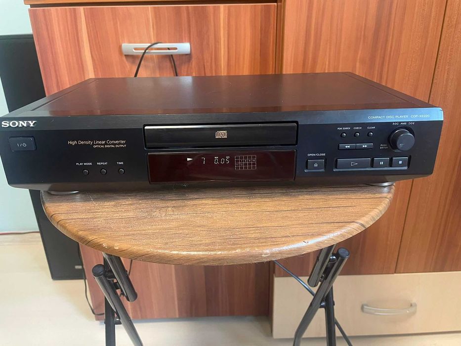 Sony CDP-220 Compact Disc Player