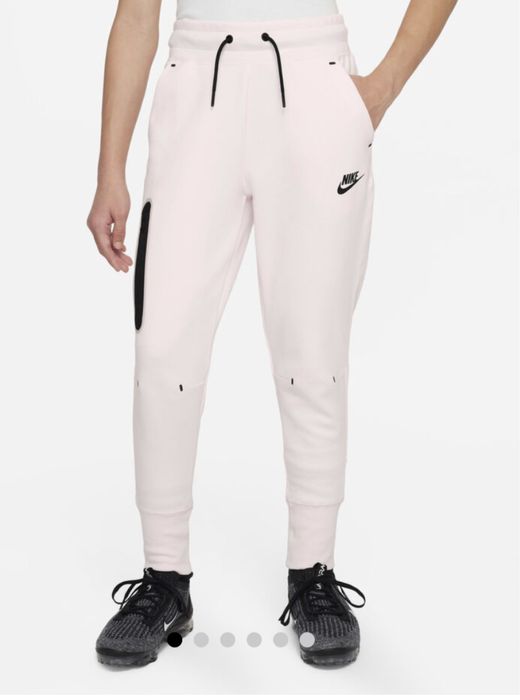 Чисто нов Антънг на NIKE