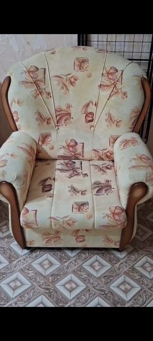 Отдам даром кресло и диван