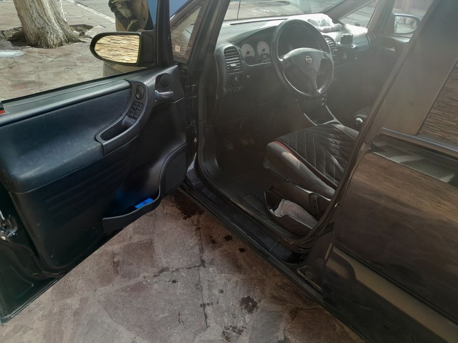 Продам Opel Zafira