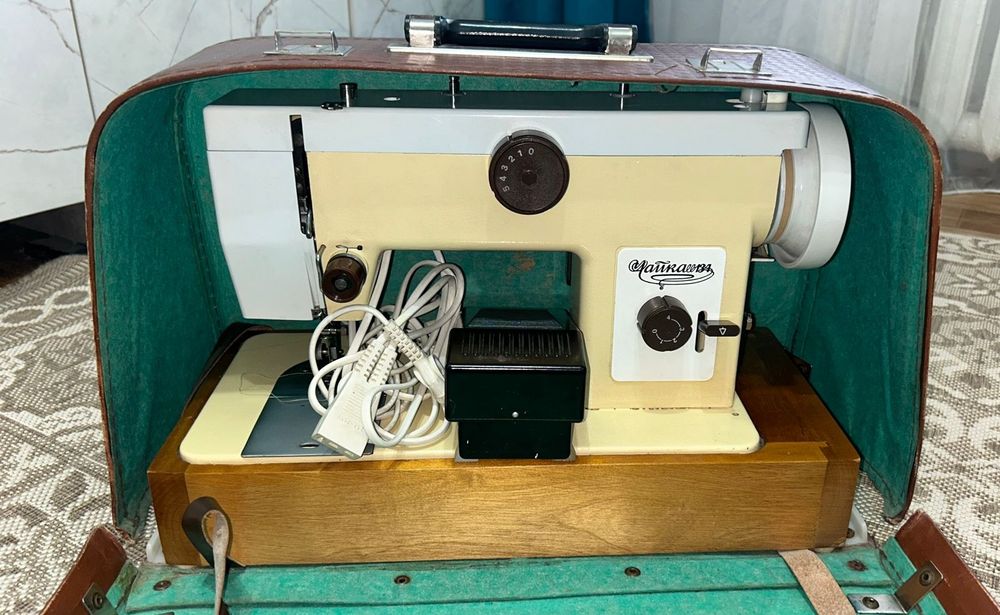 Швейная машина "Чайка"