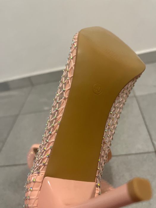 Дамски обувки висок ток