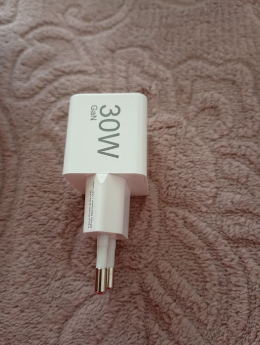 Mini încărcător Hama.