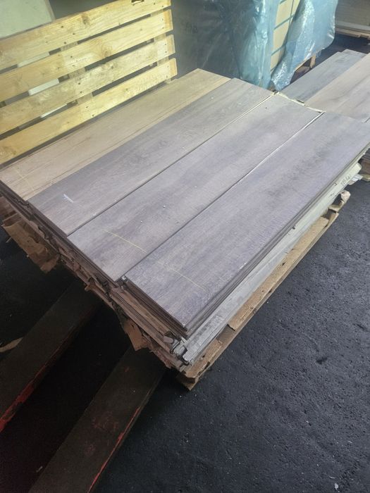 Okazie gresie stil parchet amestecata 25 lei mp