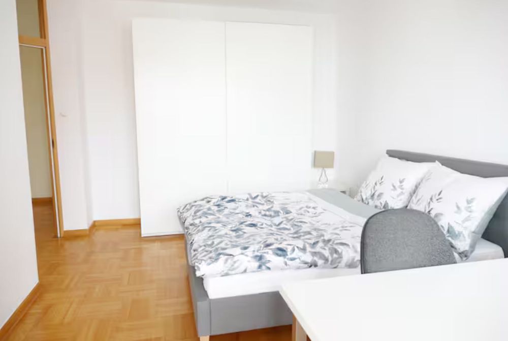 Тристаен апартамент под наем 600 евро