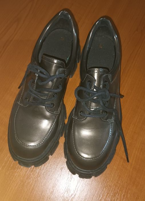 Pantofi, mărimea 39